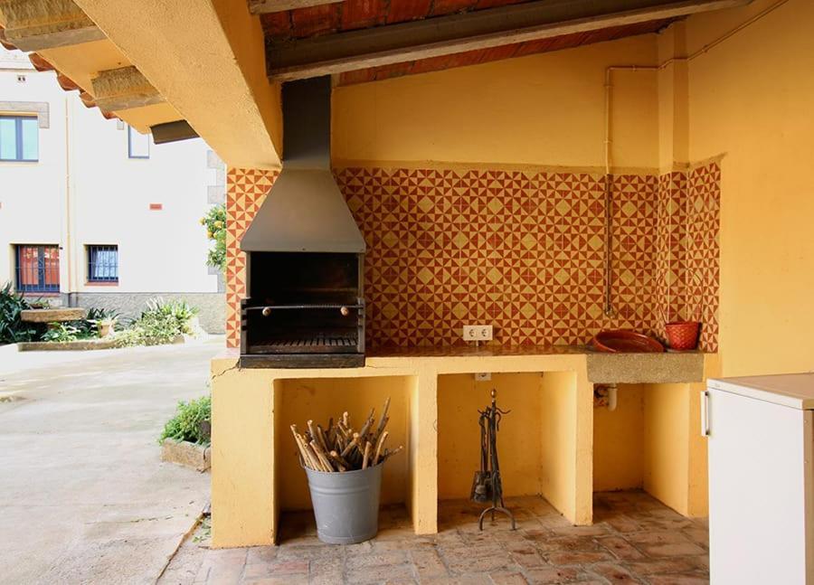 Casa Tapiolas Borrassá 外观 照片
