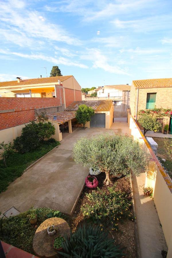 Casa Tapiolas Borrassá 外观 照片