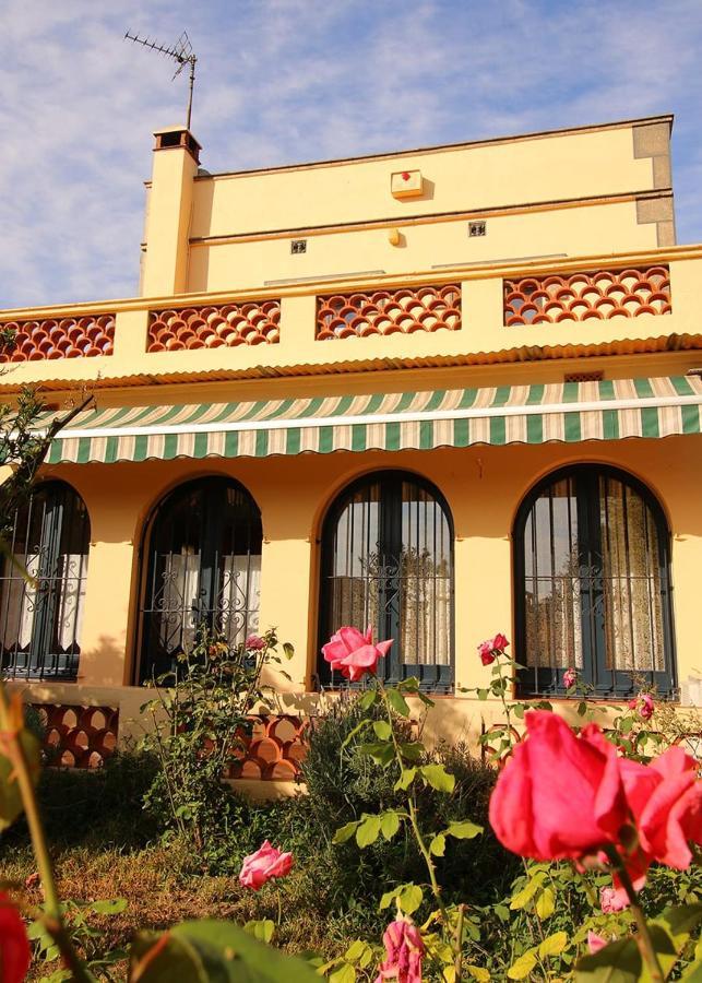 Casa Tapiolas Borrassá 外观 照片