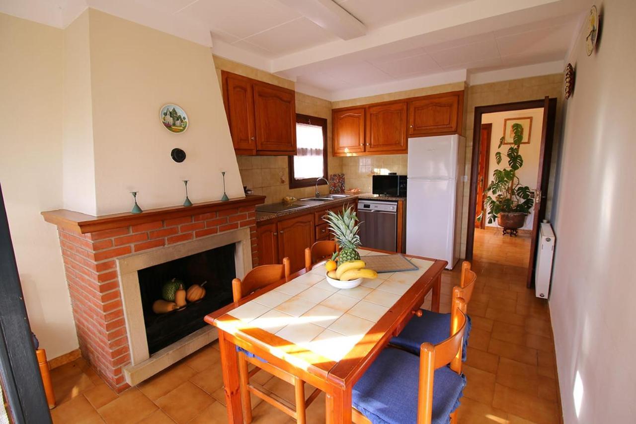 Casa Tapiolas Borrassá 外观 照片